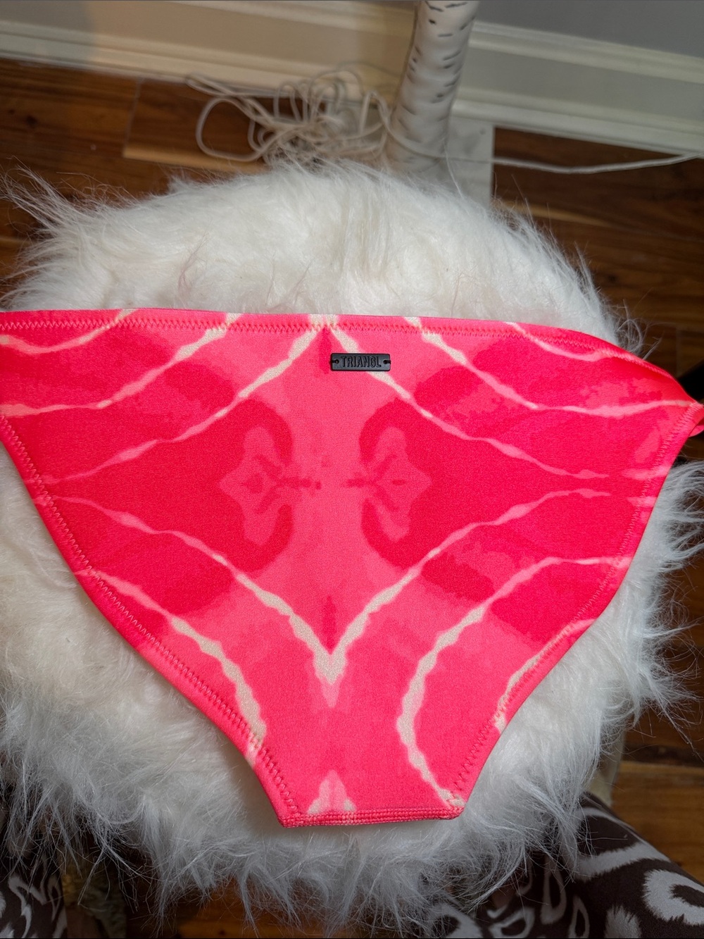 TRIANGL Bikini bottom EUC NEON PINK size medium neoprene swim wear - Picture 3 of 3